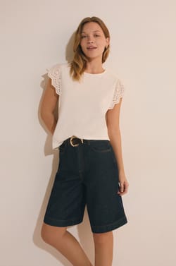T-shirt en coton avec d&eacute;tails brod&eacute;s;${refinementColor}