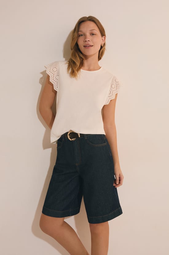 T-shirt en coton avec d&eacute;tails brod&eacute;s;${refinementColor}