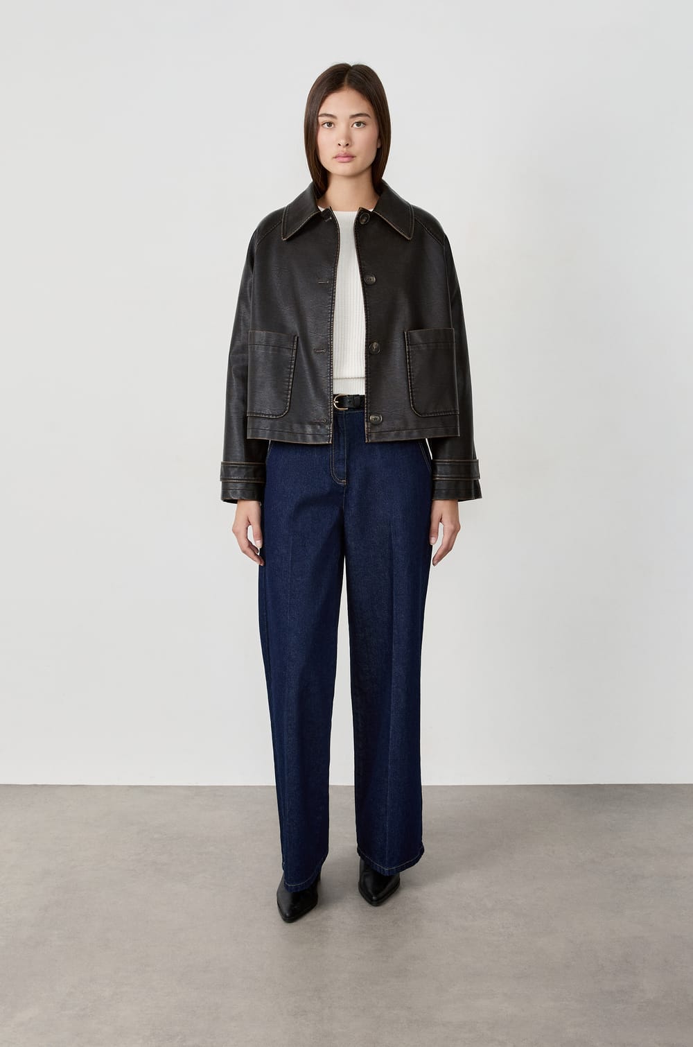 Veste courte effet cuir;${refinementColor}