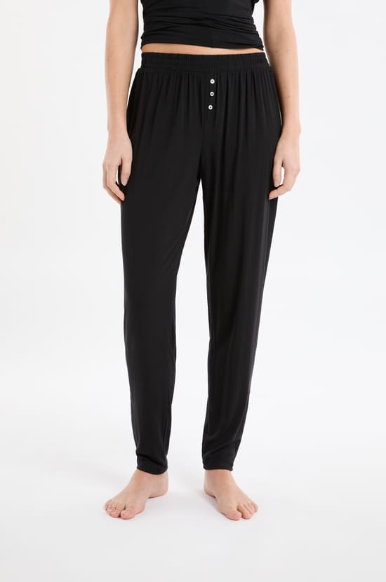 Pantalón ultra comodo;${refinementColor}