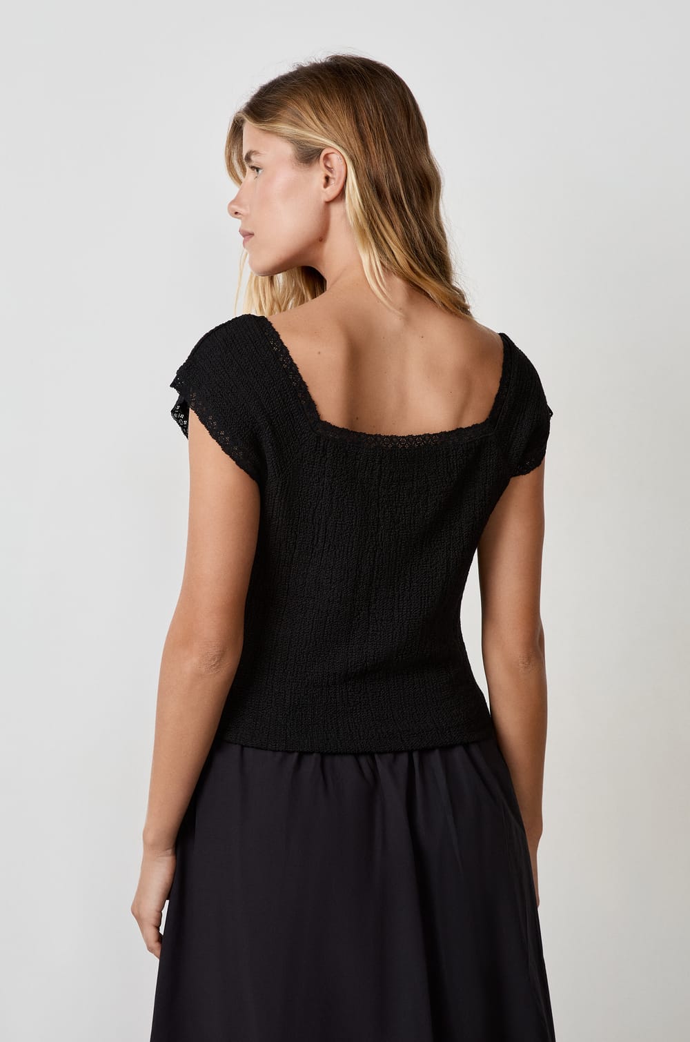 Short-Sleeved T-Shirt;${refinementColor}