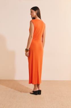 Robe longue drap&eacute;e;${refinementColor}