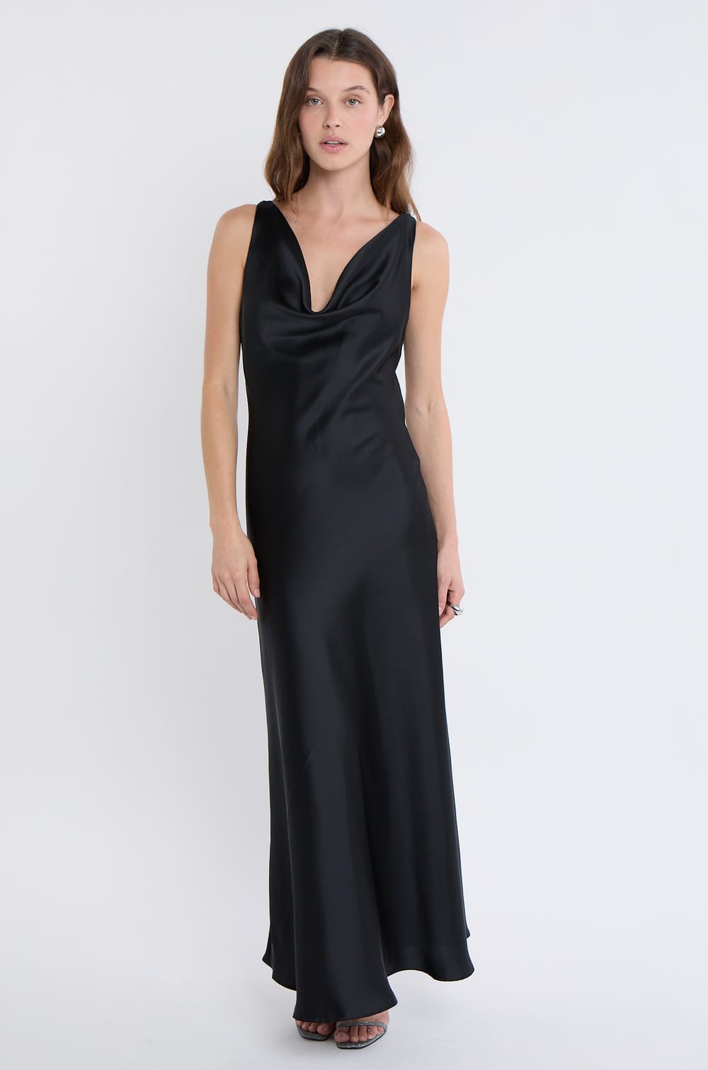 Robe longue satinée ;${refinementColor}