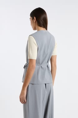 Gilet sans manches &agrave; nouer;${refinementColor}