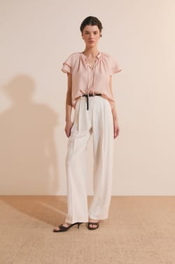 Pantalon large &agrave; pinces;${refinementColor}