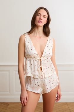 Top de pijama de sat&eacute;n con estampado de corazones;${refinementColor}