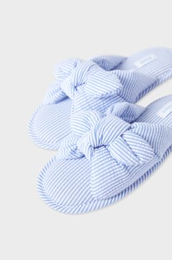 Chaussons tongs à rayures;${refinementColor}