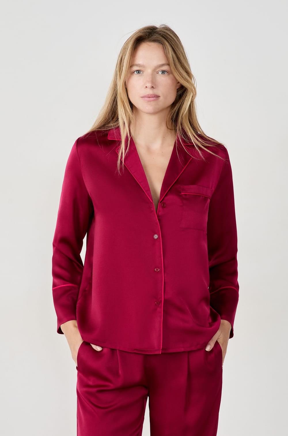 Chemise de pyjama satinée;${refinementColor}