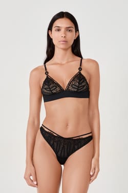 String en dentelle;${refinementColor}
