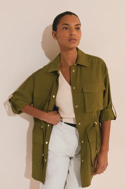 Veste avec d&eacute;tail poche;${refinementColor}