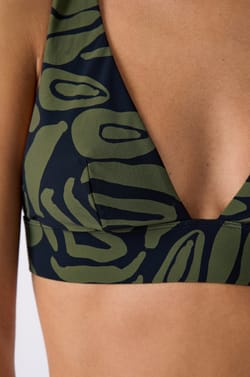 Patterned triangle bikini top;${refinementColor}