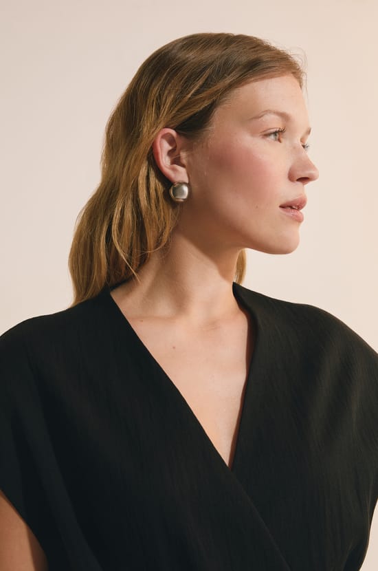 Veste kimono sans manches;${refinementColor}