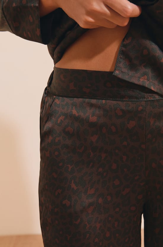 Pantalon de pyjama satin&eacute; &agrave; motifs;${refinementColor}