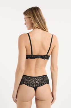 Soutien-gorge N.2 - Le push-up plongeant en broderie;${refinementColor}