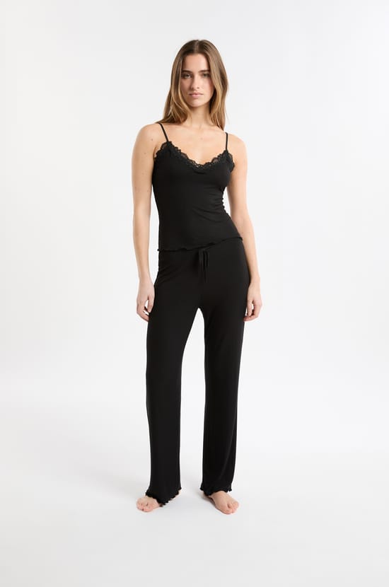 Ensemble de pyjama 2 pièces en maille côtelée détails dentelle;${refinementColor}