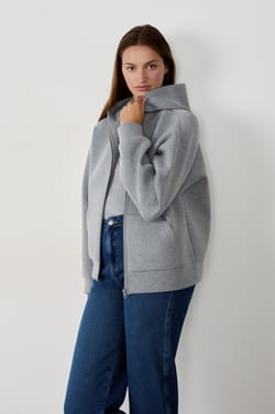 Sweatshirt à capuche;${refinementColor}