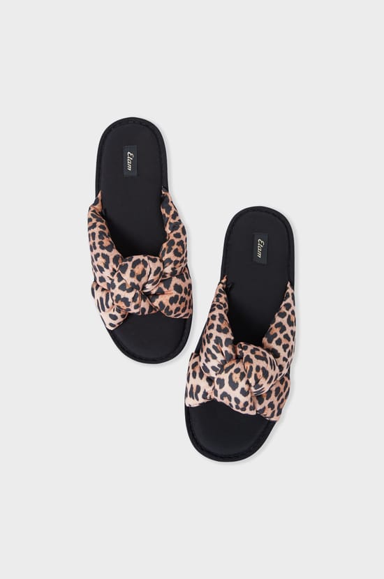Pantuflas abiertas de leopardo;${refinementColor}