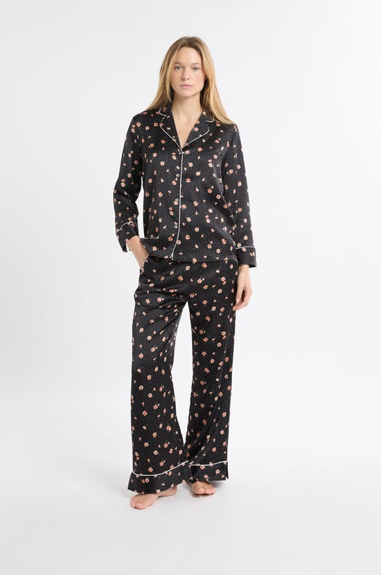 Chemise de pyjama à motifs fleurs en satin;${refinementColor}