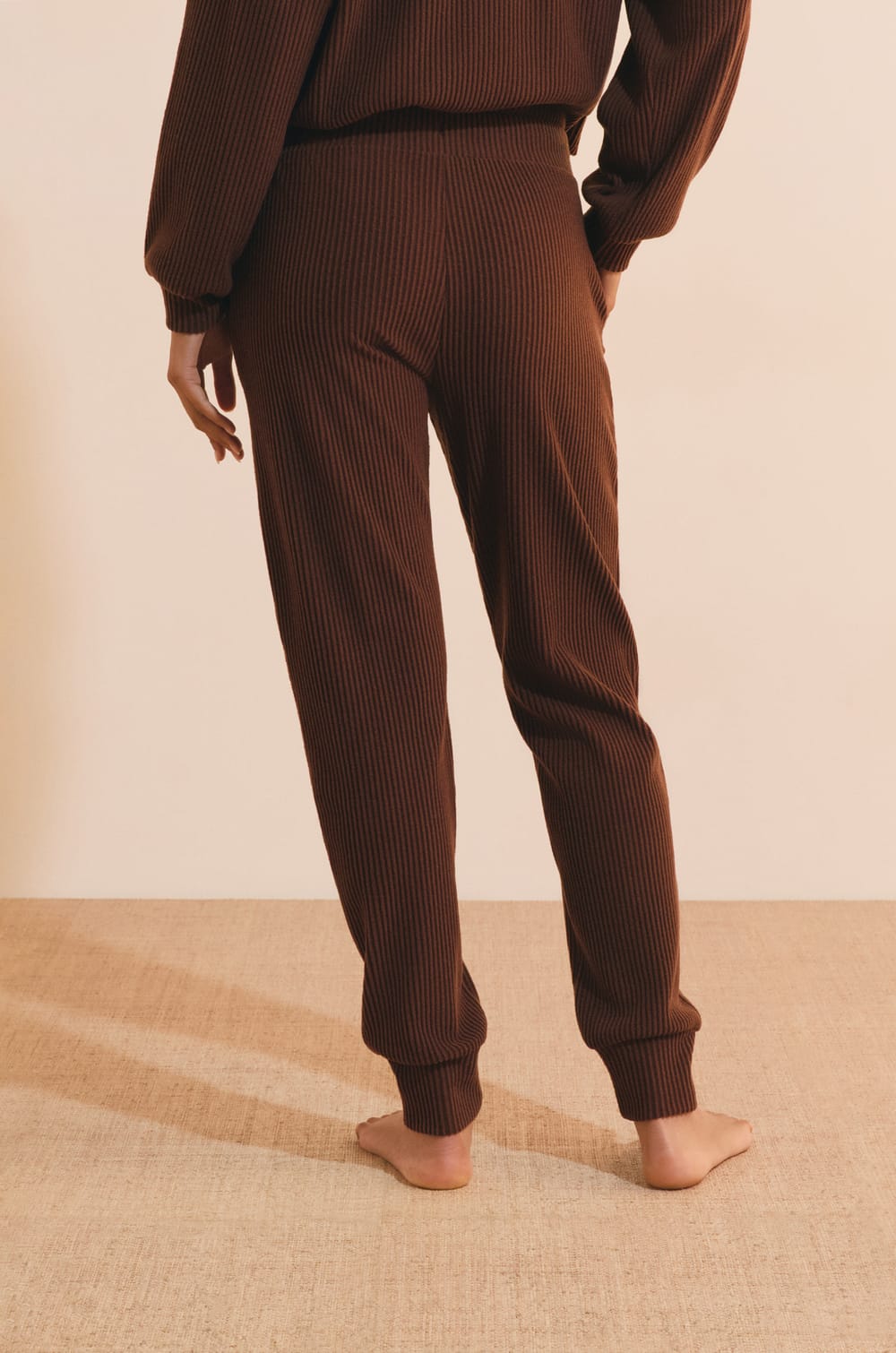 Pantalon de pyjama en velours c&ocirc;tel&eacute;;${refinementColor}