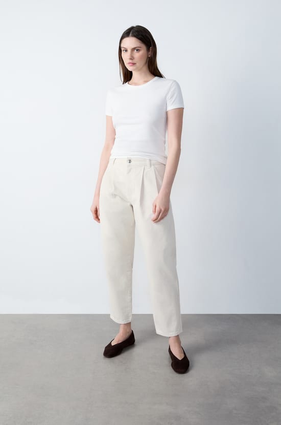 Carrot-cut trousers;${refinementColor}