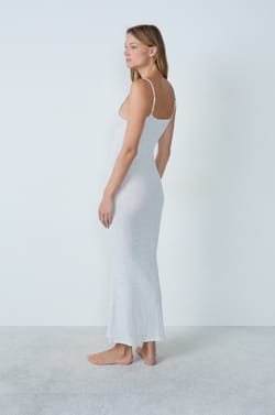 Nuisette longue en coton côtelé à fines bretelles;${refinementColor}