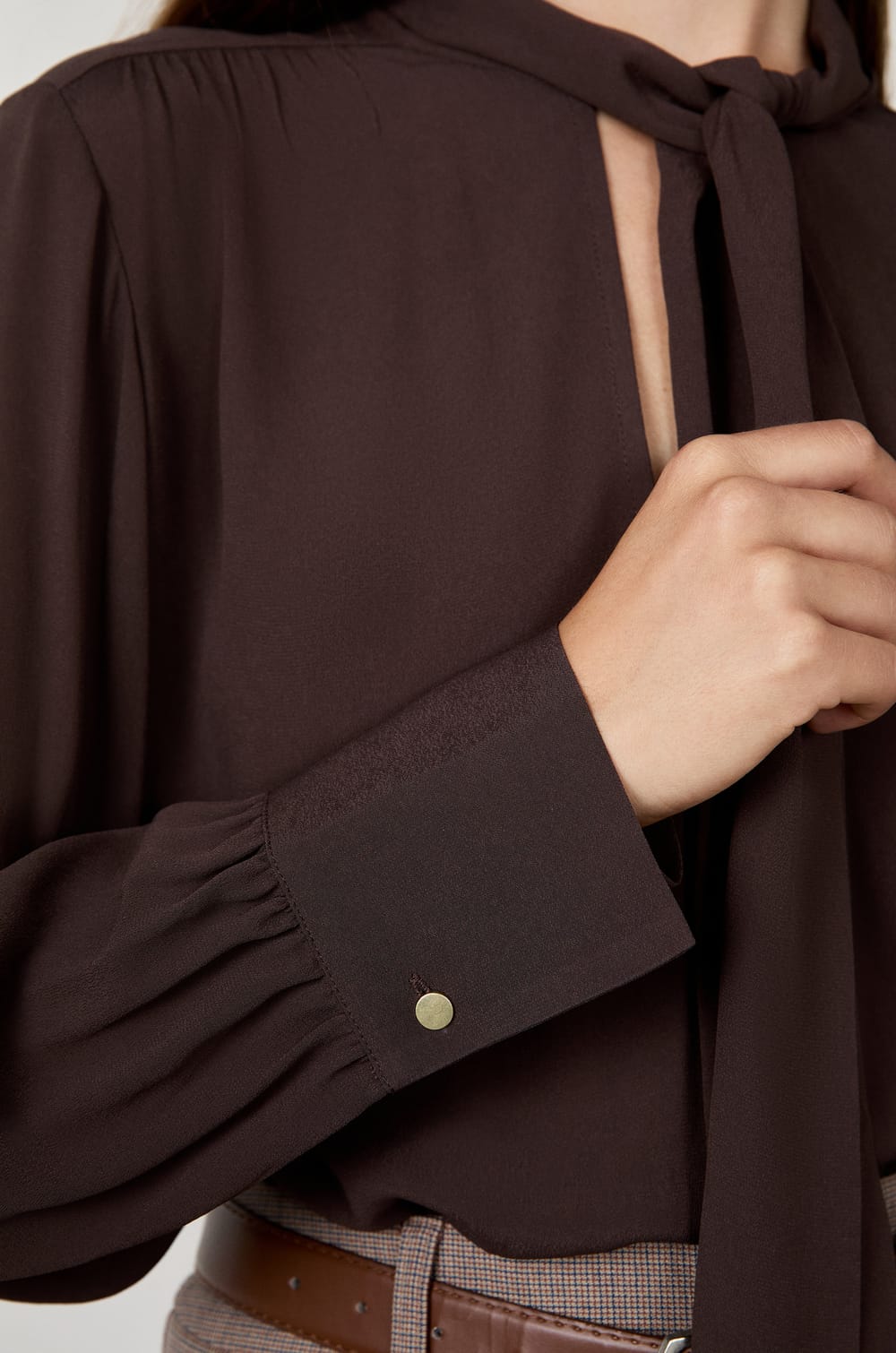 Blouse met strik aan de voorkant;${refinementColor}