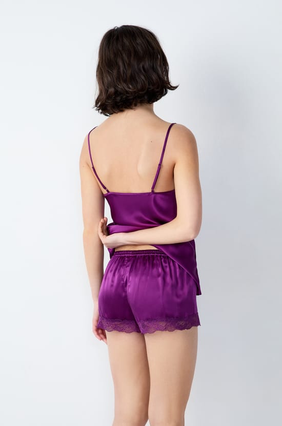 Silk pyjama shorts with lace detail;${refinementColor}
