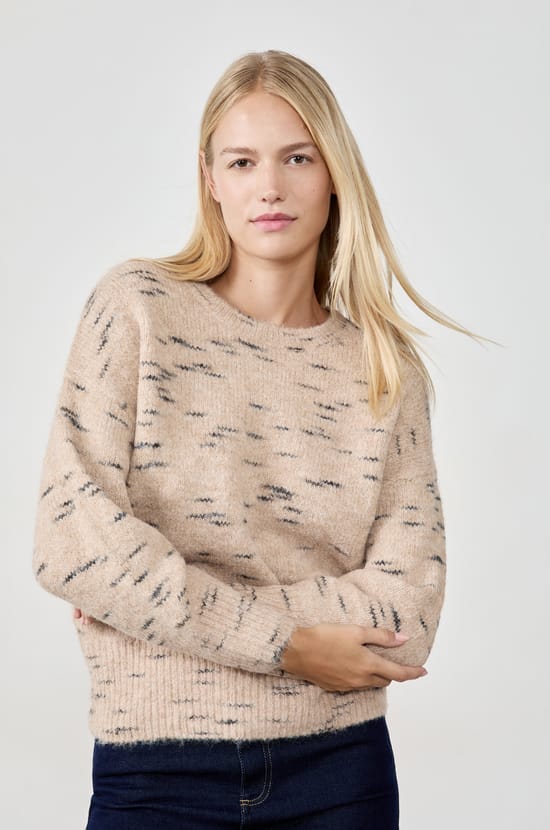 Round Neck Sweater;${refinementColor}