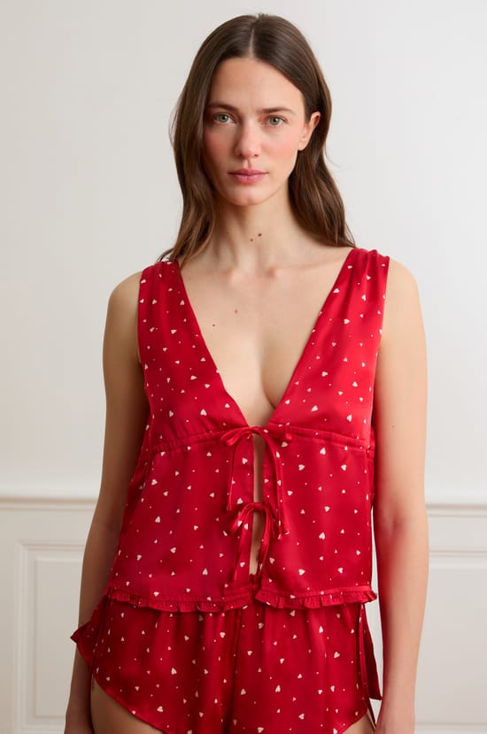Top en satin nou&eacute; motifs coeur;${refinementColor}