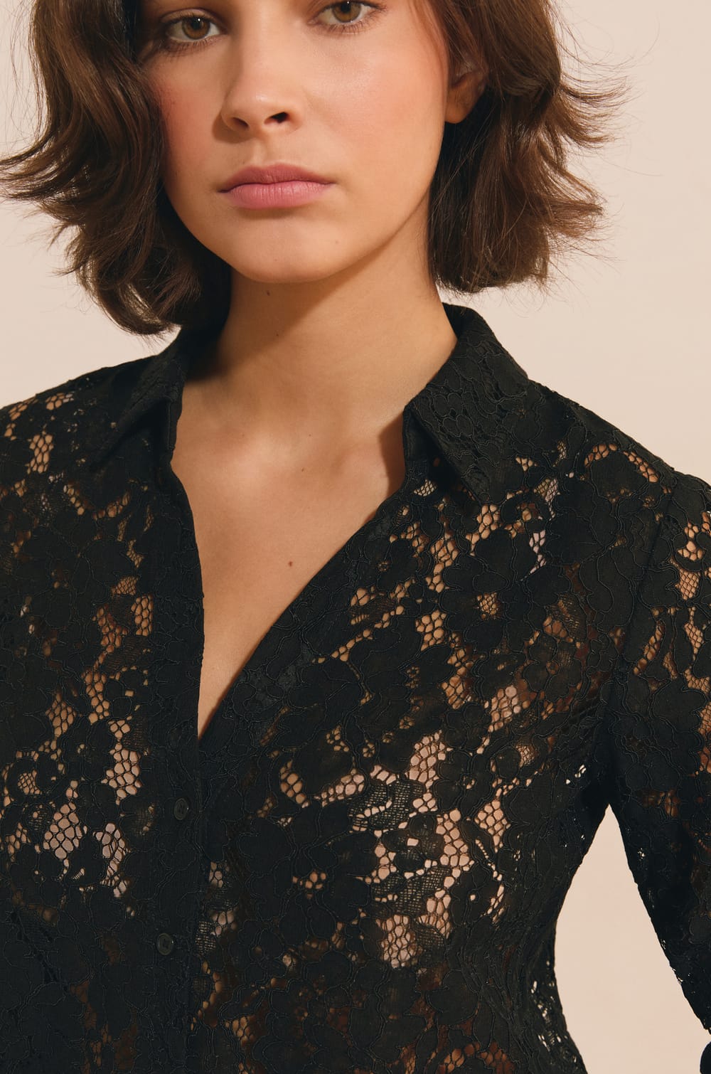 Chemise en dentelle;${refinementColor}