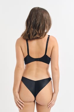 Soutien gorge classique en broderie;${refinementColor}