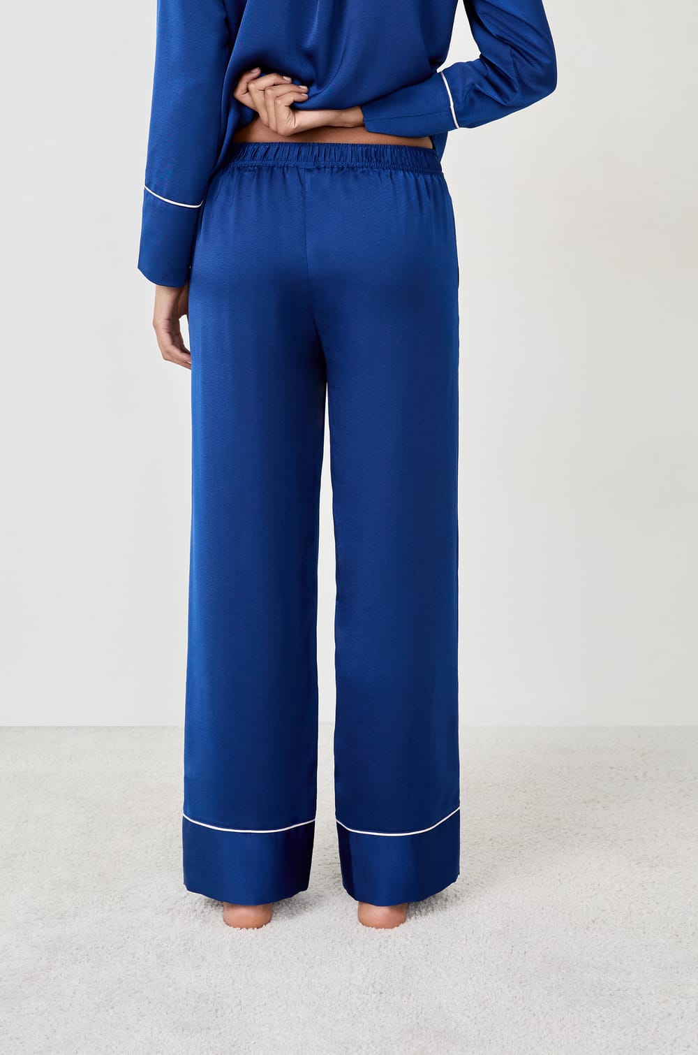 Pantalon de pyjama satiné;${refinementColor}
