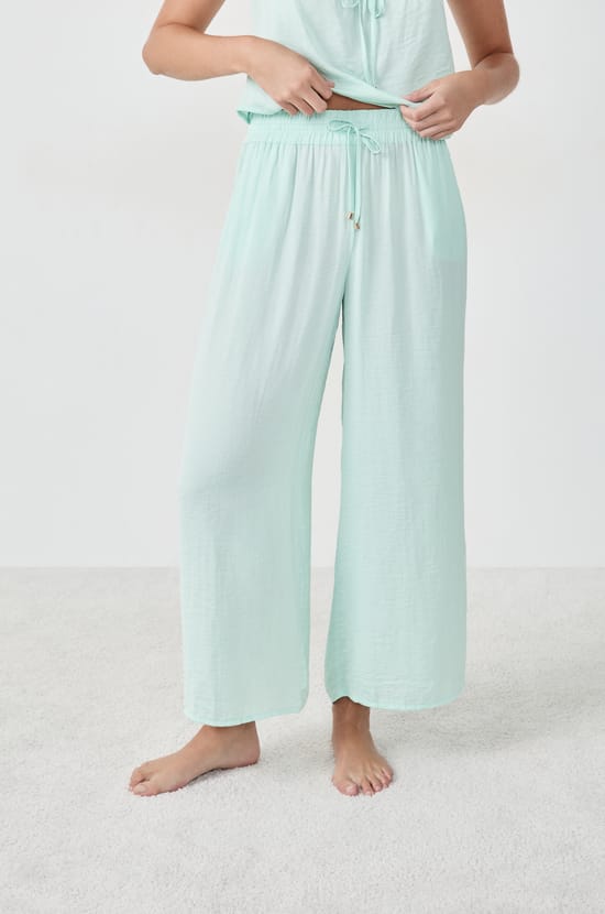 Pantalon satiné 7/8 coupe large;${refinementColor}