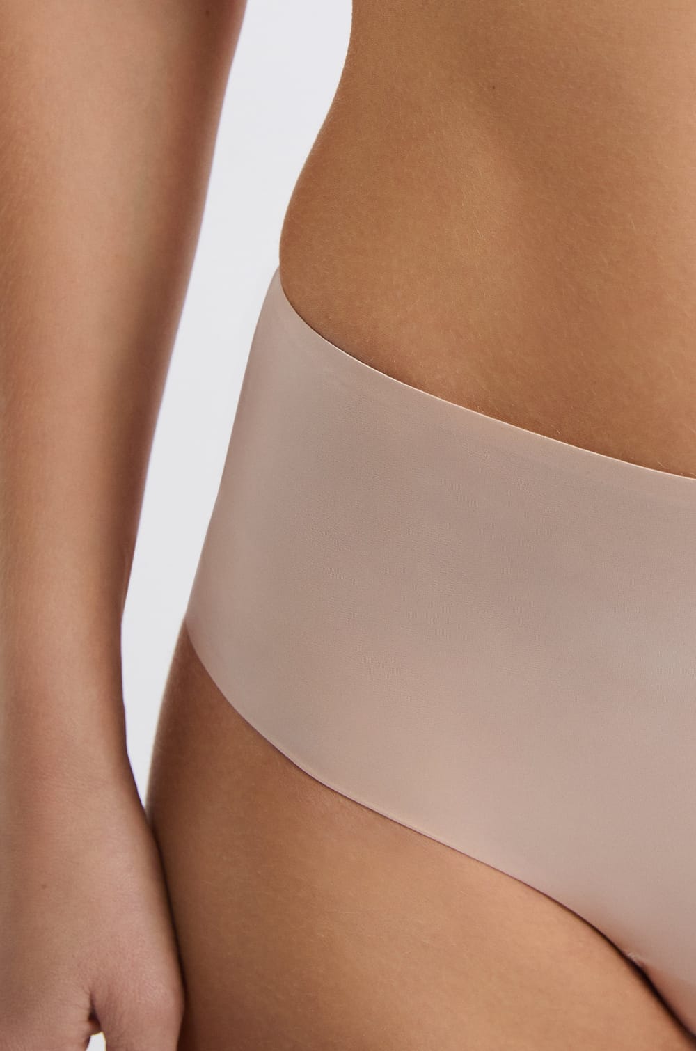 Shorty en microfibre satinée;${refinementColor}