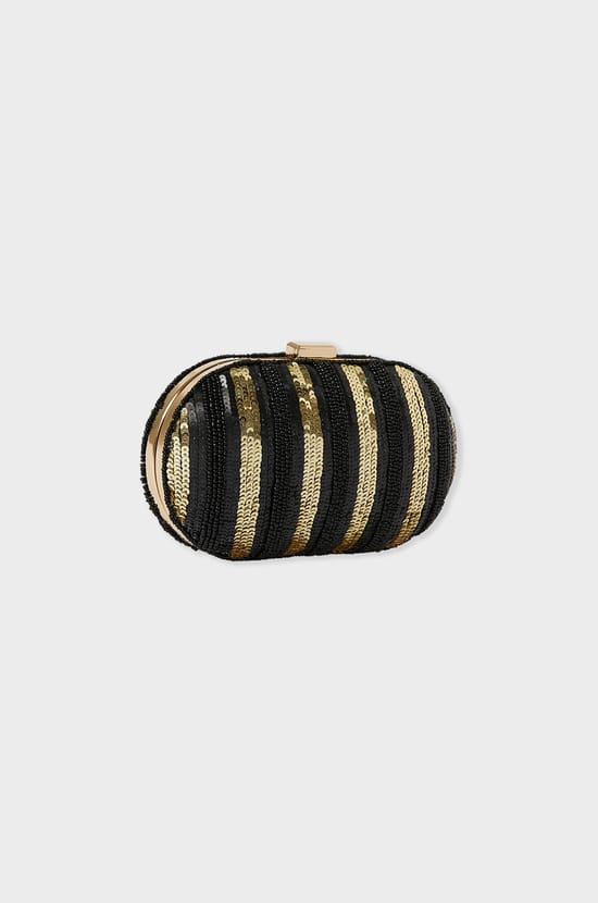 Golden clutch bag;${refinementColor}