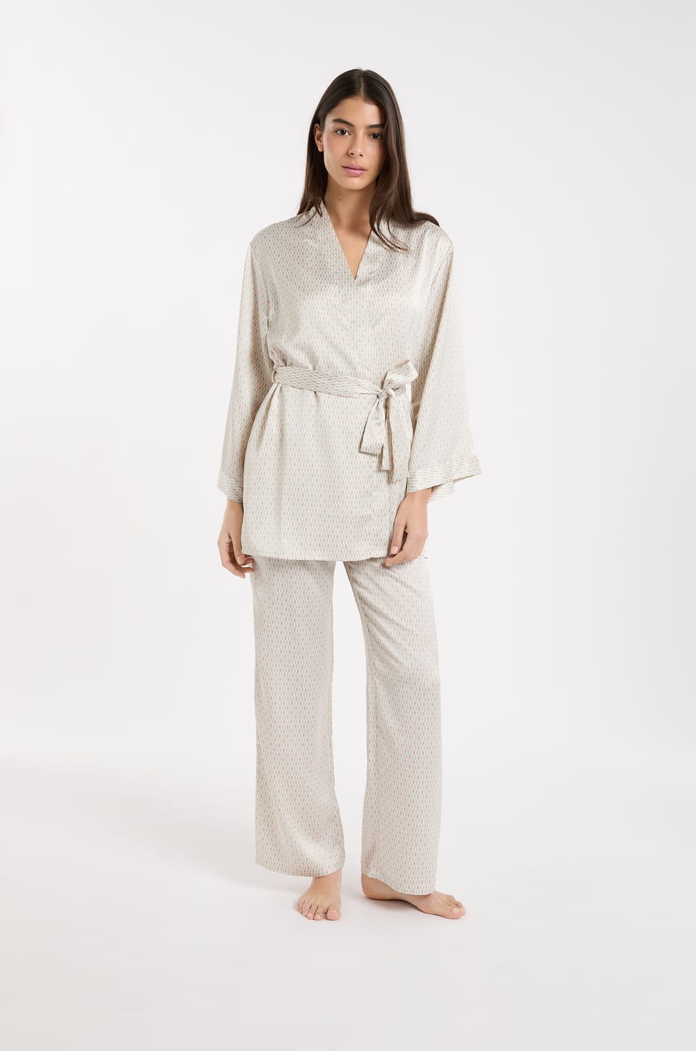 Pyjama 3 pi&egrave;ces satin&eacute; &agrave; motifs;${refinementColor}