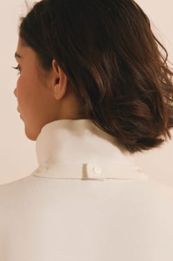 Pull manches longues avec lien &agrave; nouer;${refinementColor}