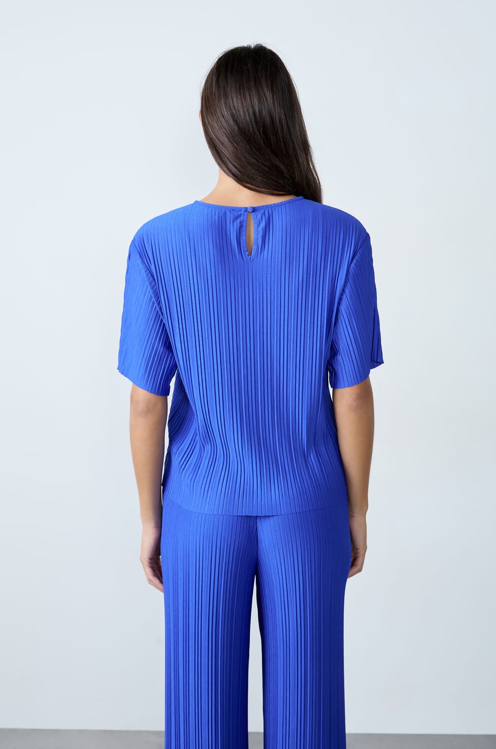 Top plissé à manches courtes;${refinementColor}