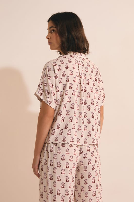 Camisa de manga corta estampada;${refinementColor}