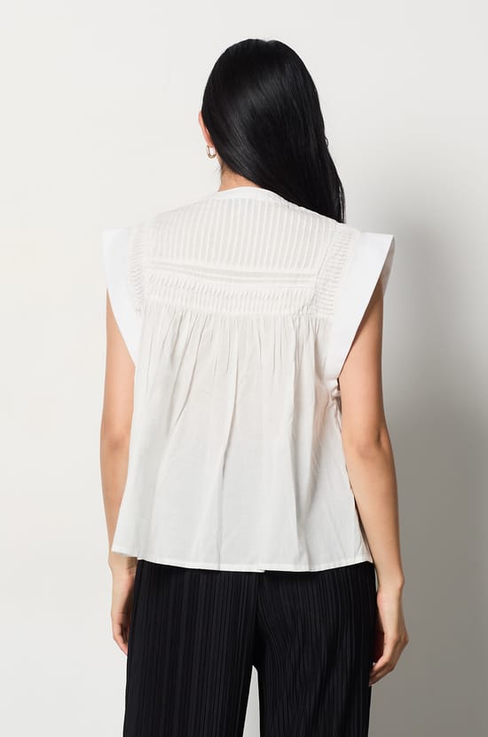 Short-sleeved cotton blouse.;${refinementColor}