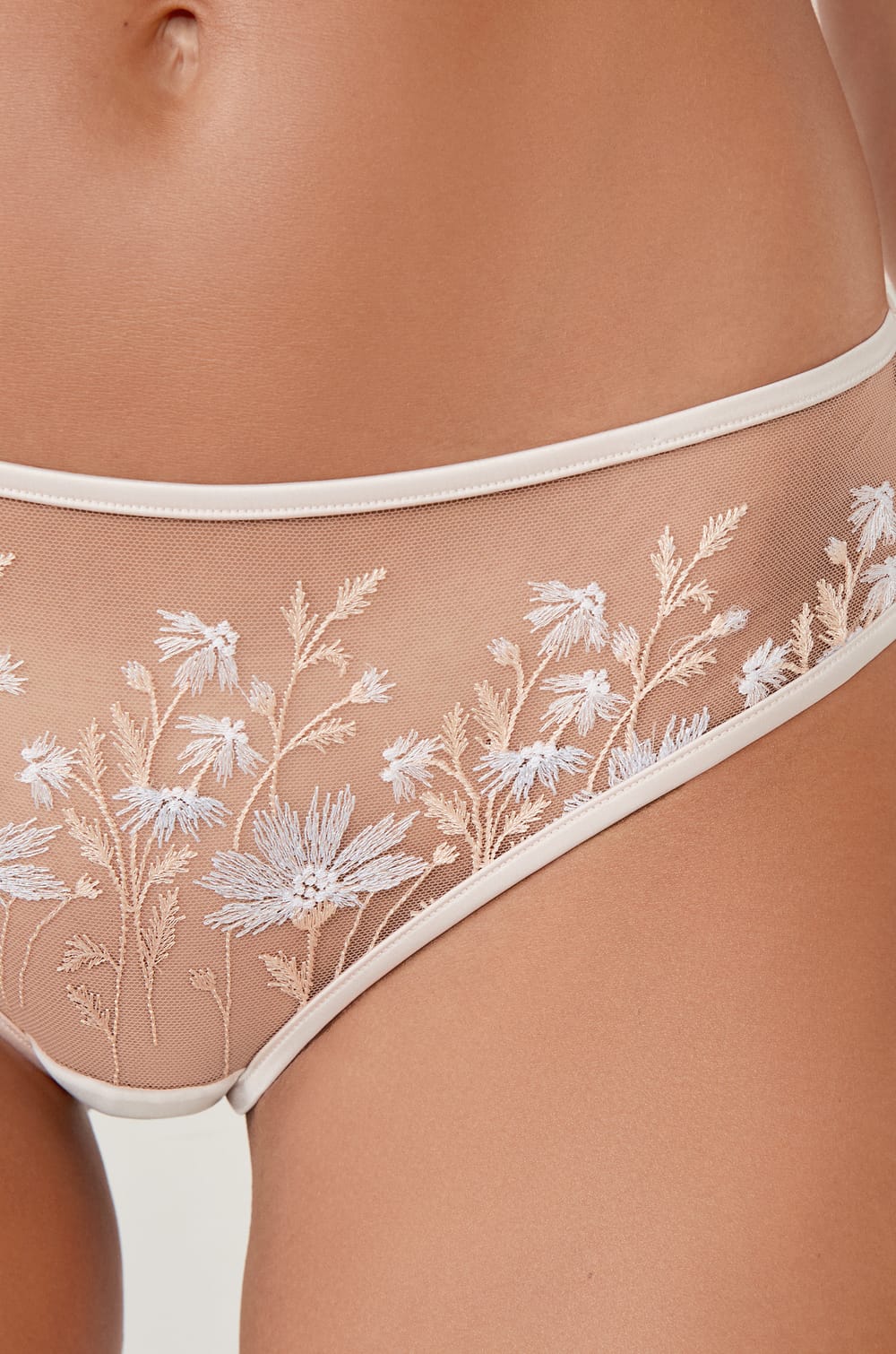 Shorty avec broderie;${refinementColor}