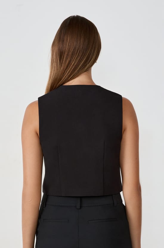 Sleeveless Short Top with Buttons;${refinementColor}