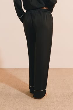 Pantalon de pyjama satin&eacute;e;${refinementColor}