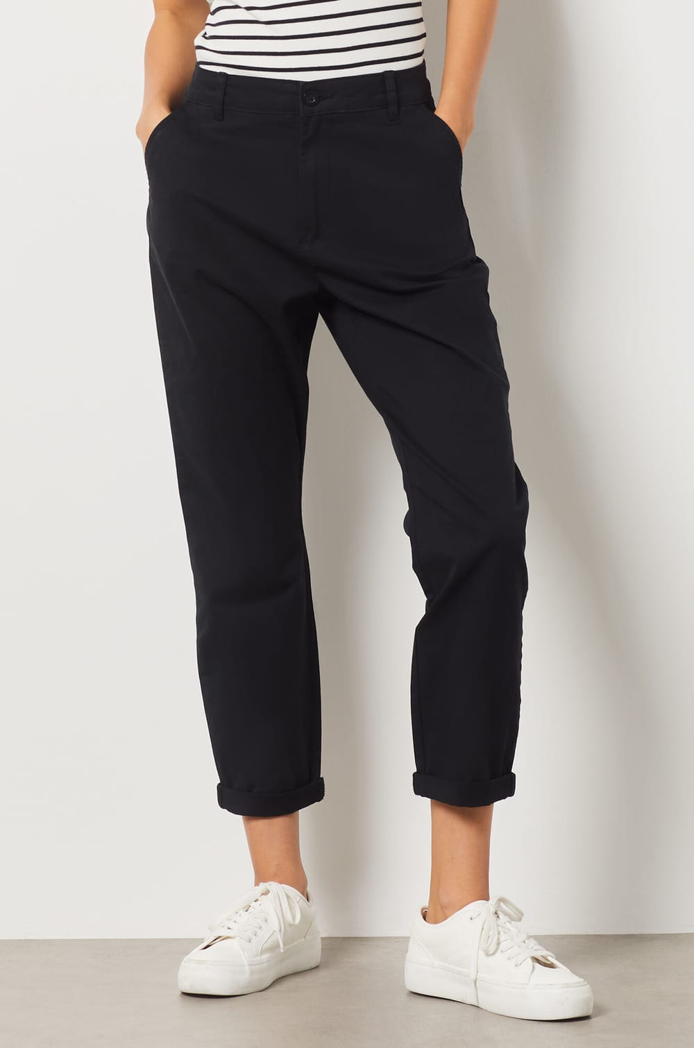 Pantalon coupe carotte;${refinementColor}
