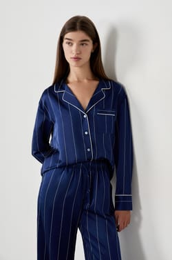 Chemise de pyjama en satin à rayures;${refinementColor}