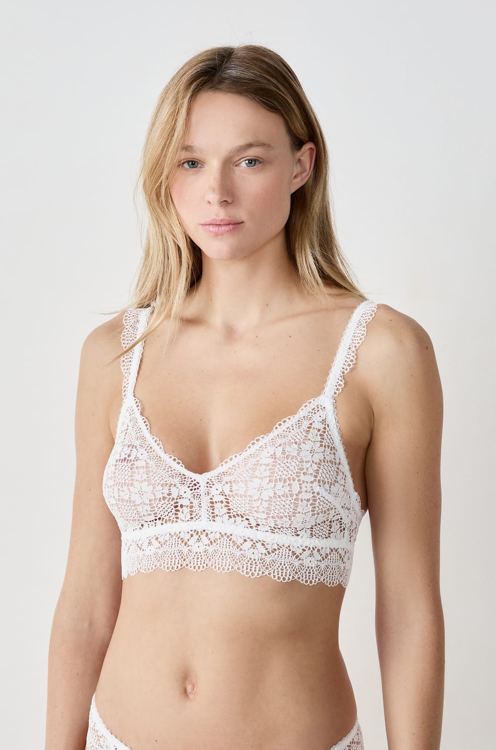 Brassière en dentelle;${refinementColor}