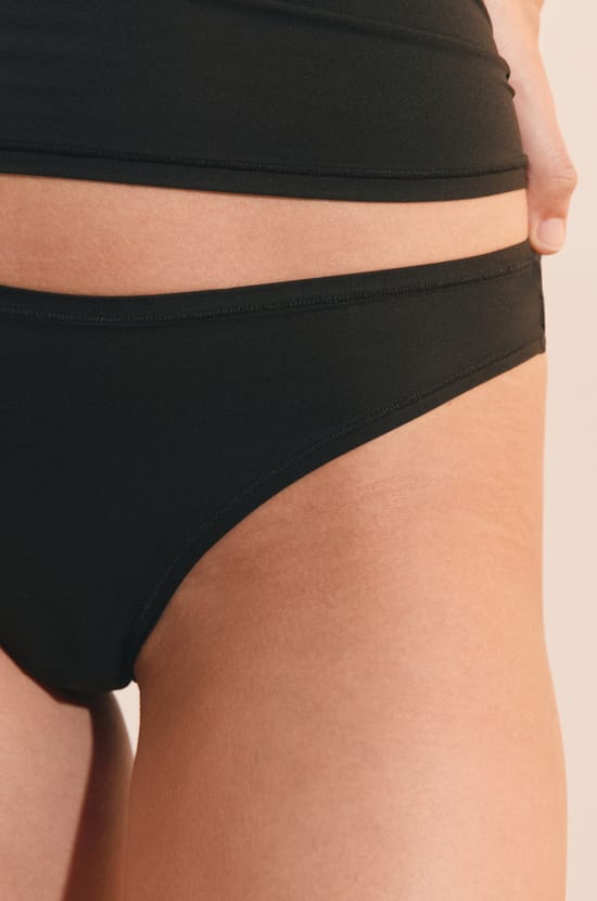 Tanga en microfibre;${refinementColor}