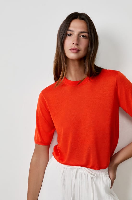 Pull manches courtes;${refinementColor}