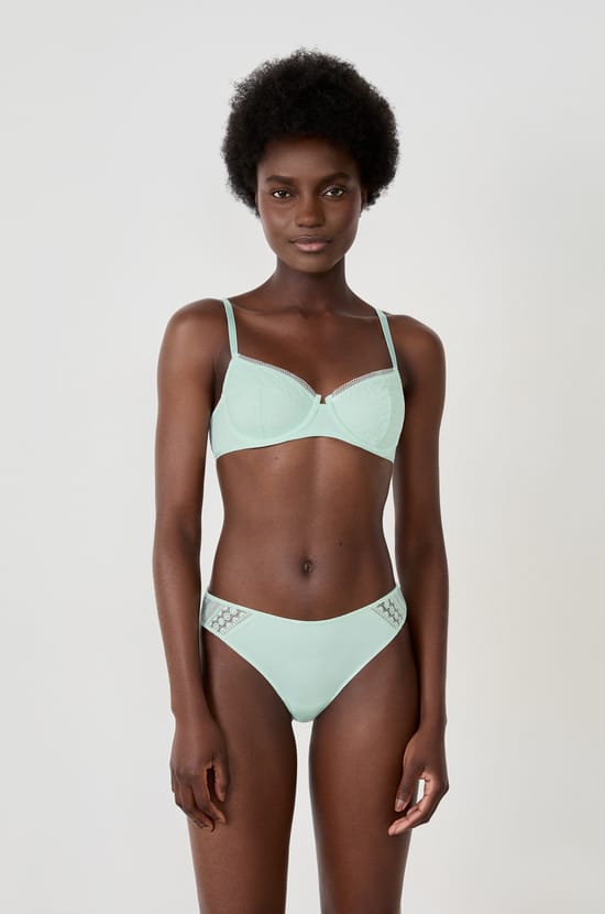 Braguitas de encaje;${refinementColor}