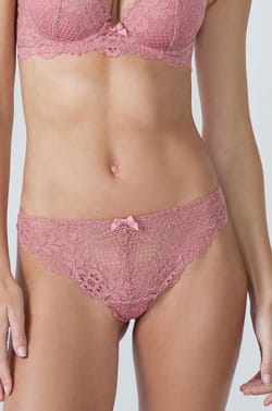 Tanga en dentelle;${refinementColor}